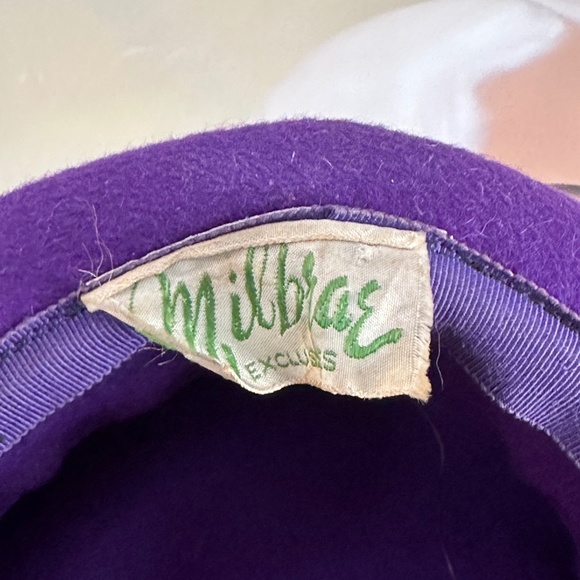 STELLAR 1940s' PURPLE HAT WITH GATHERED CROWN, GROSGRAIN TRIM + OSTRICH FEATHERS - Picture 13 of 14